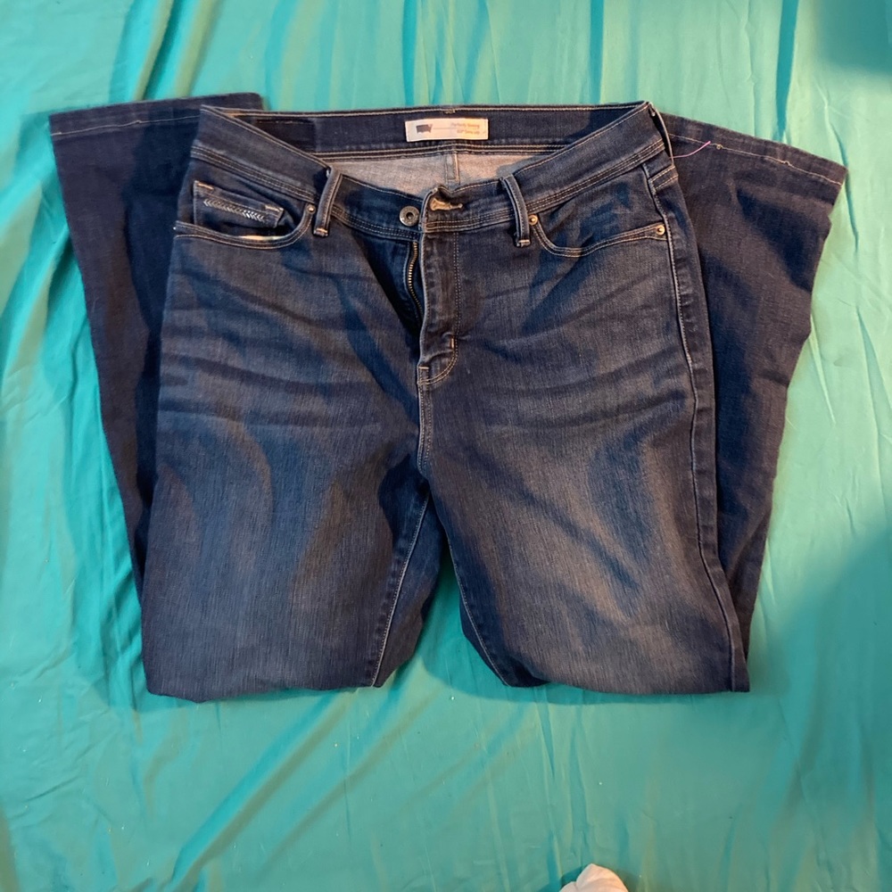 Levi’s perfectly slimming 512 skinny leg